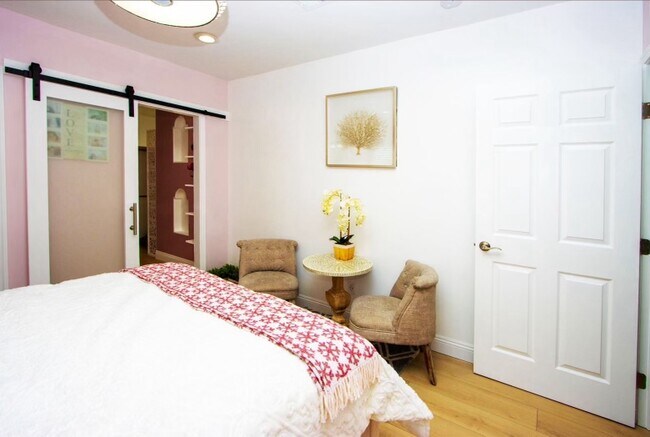 Building Photo - 430 Jefferson St