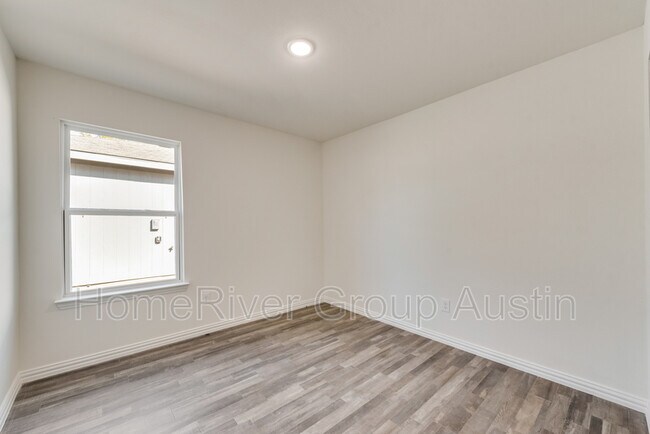 Building Photo - 4504 Rocking K Dr