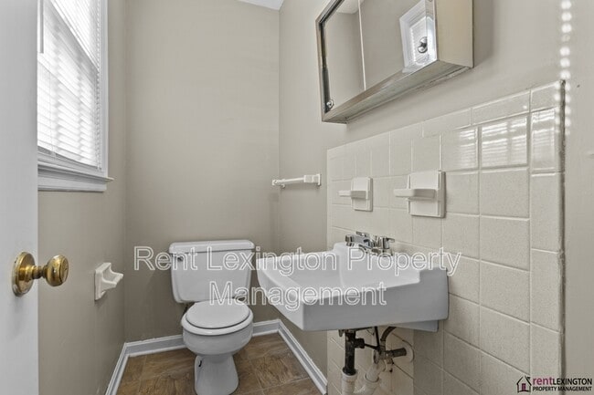 Building Photo - 1036 Whitehall Pl