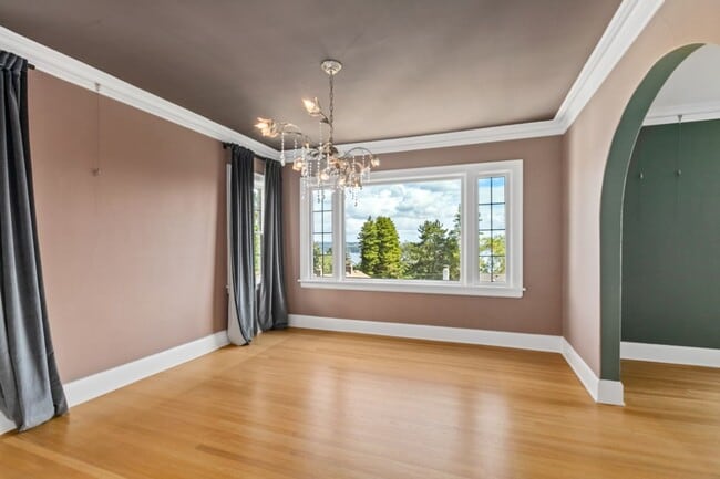 Building Photo - 4Bd/1.75Ba Seattle House