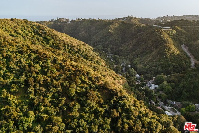 Building Photo - 9849 Portola Dr