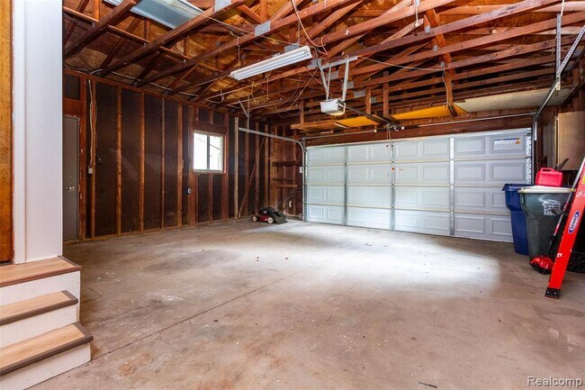 Building Photo - 7580 Thornwood St