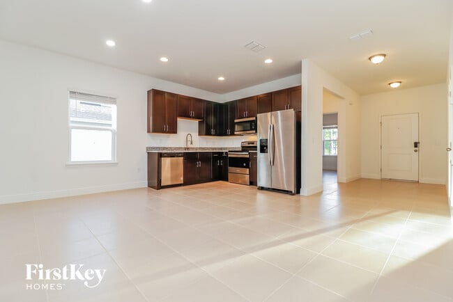 Building Photo - 353 Hibiscus Dr