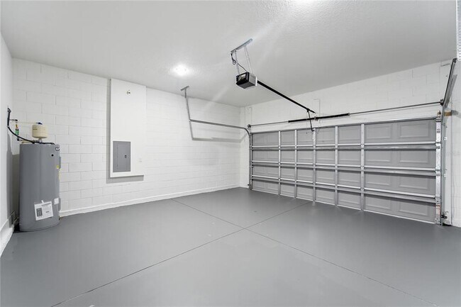 Building Photo - 2600 SW 146th Pl Rd