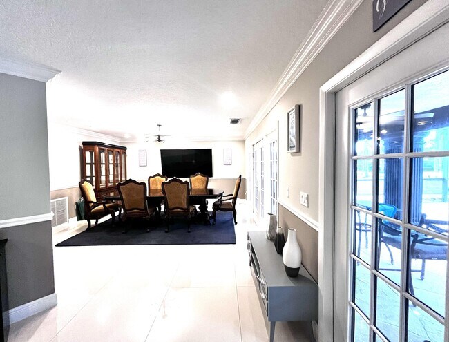 Building Photo - 6186 Duckweed Rd