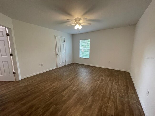 Building Photo - 613 Eden Dr