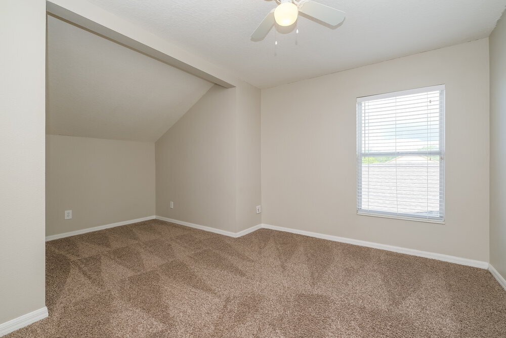 Building Photo - 8564 Deer Chase Dr