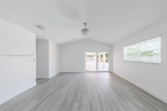 Building Photo - 3401 SW 141st Ave