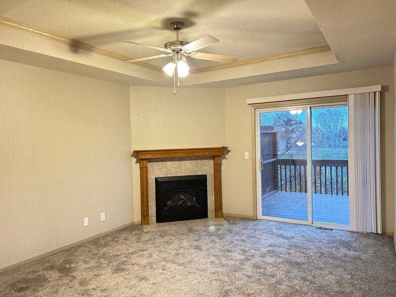 living room - 1211 NW Ashley Ln