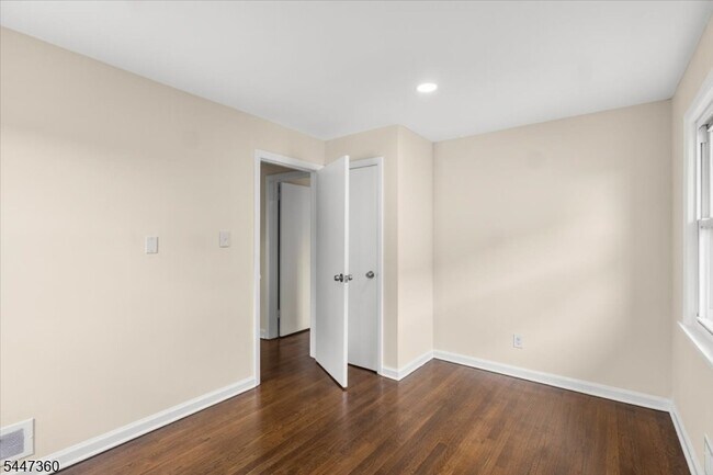 Building Photo - 1212 Burnet Ave