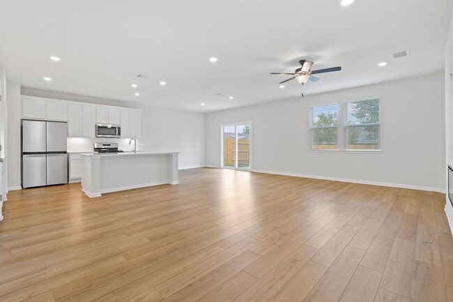 Building Photo - 7916 Andravida Dr