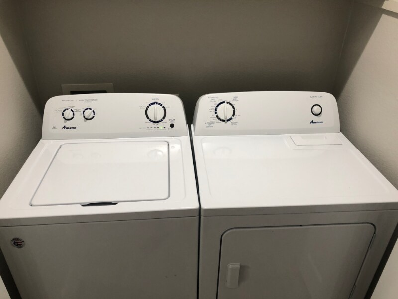 Building Photo - 2328 E 6th St