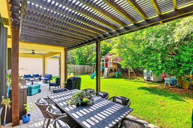 Building Photo - 9062 Gulf Cove Dr
