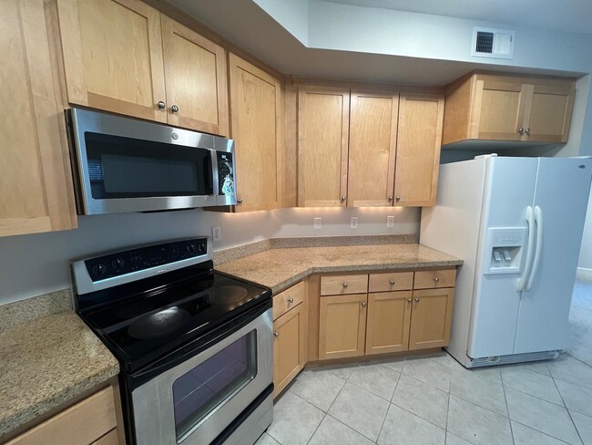 Building Photo - 800 N 8th St