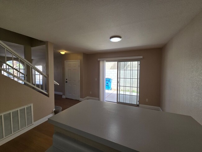 Building Photo - Townhome in Dreamy Summerlin Area -8417 Ma...