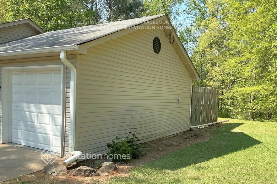 Building Photo - 50 Hidden Ridge Dr