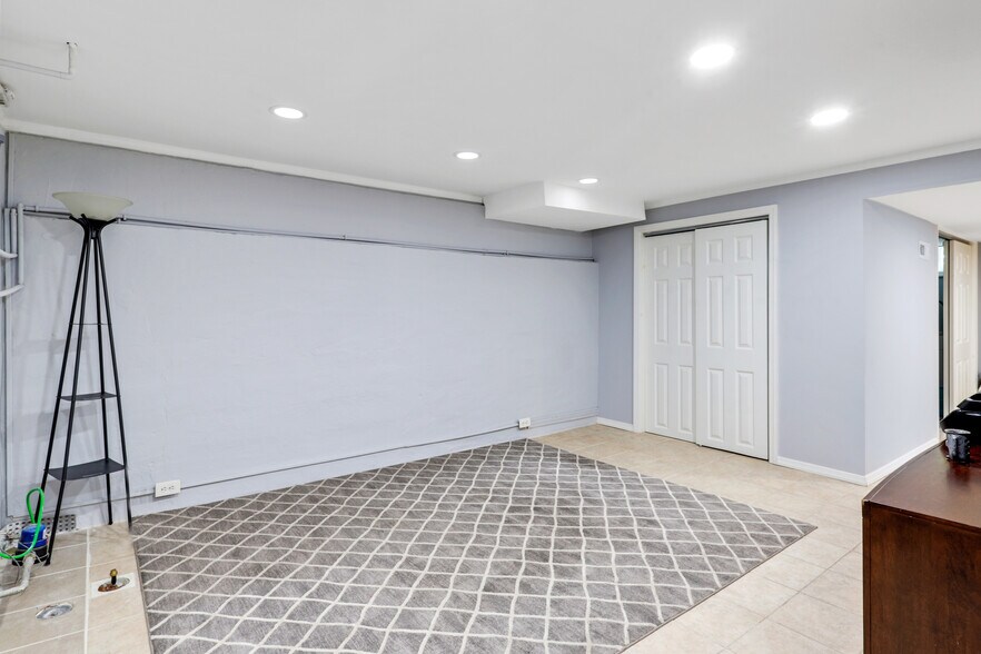 Recreational Room - 969 Braun Ter