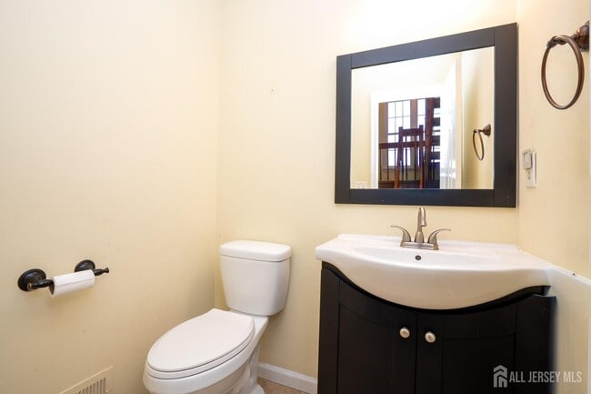 Building Photo - 42 Chicopee Dr