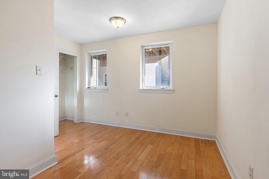 Building Photo - 1347 S 20th St