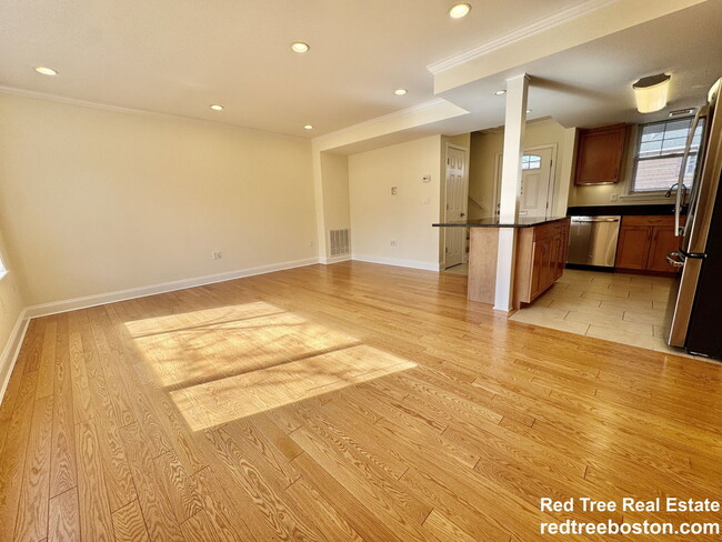 Building Photo - 146 Independence Dr