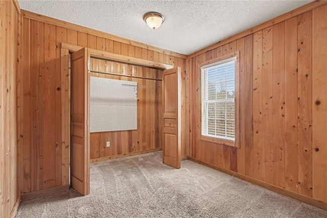 Building Photo - 843 Brandon Dr