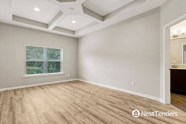 Building Photo - Five Bedroom Beauty in Plummer Creek!