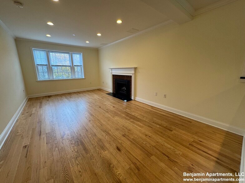 Building Photo - 20 Langdon St