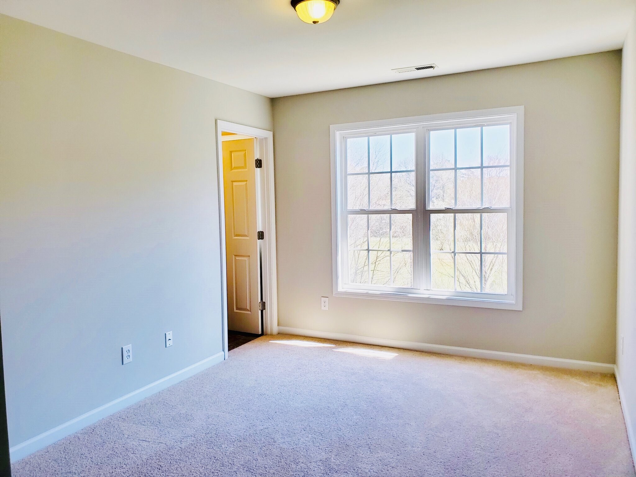 Building Photo - 651 Ganyard Farm Way