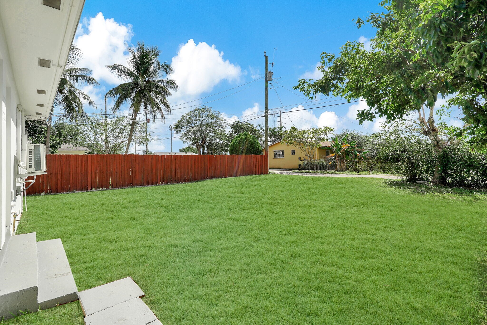 Building Photo - 2212 Roosevelt St