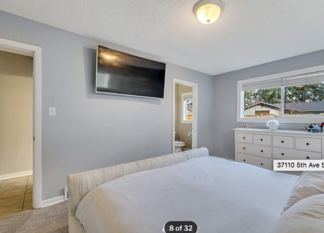 Building Photo - 37110 5th Ave SW