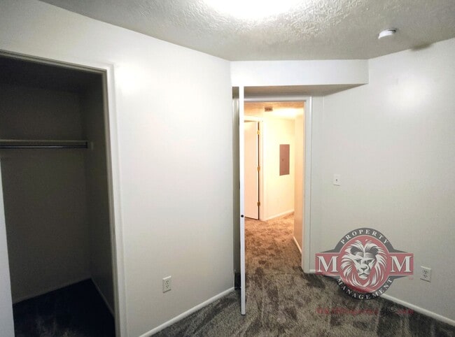 Building Photo - Beautiful Remodeled 4 Bd 2 Bath Home