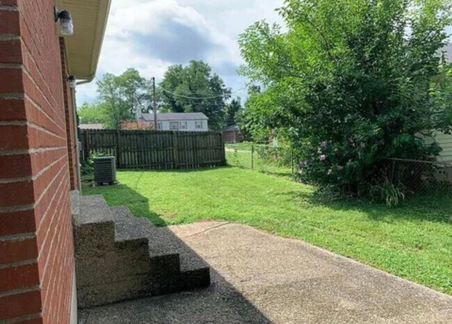 Building Photo - 3BR/2BA Home For Rent in Jtown!