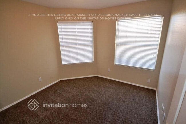 Building Photo - 1669 E Golden Ln