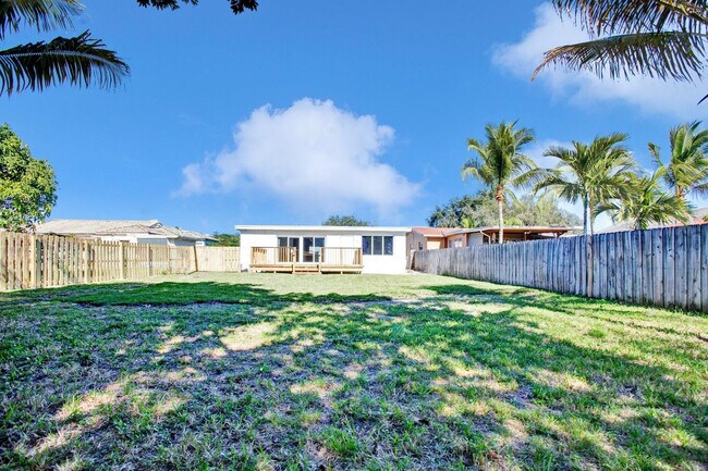 Building Photo - 2632 Madison St