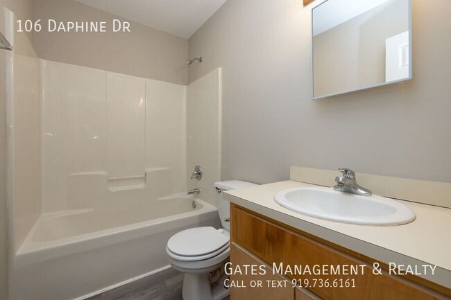 Building Photo - 106 Daphine Dr