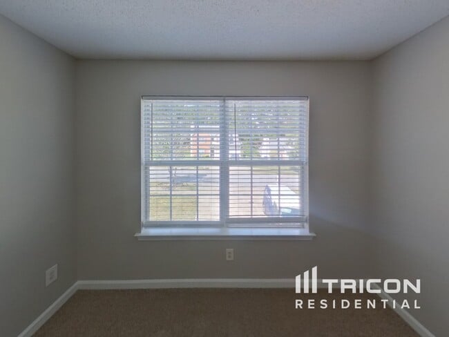 Building Photo - 5753 Village Loop