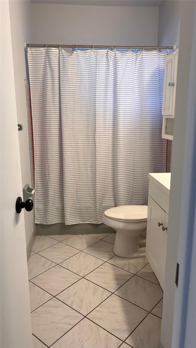 Building Photo - 6540 SW 4th St