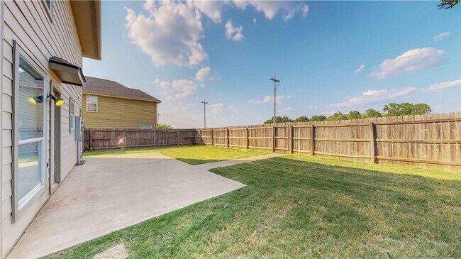 Building Photo - 4023 Southern Trace Dr