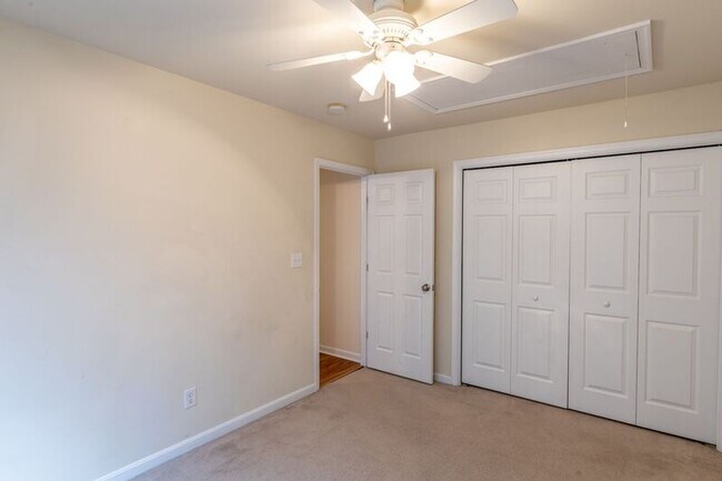 Building Photo - 2455 N Berkshire Rd