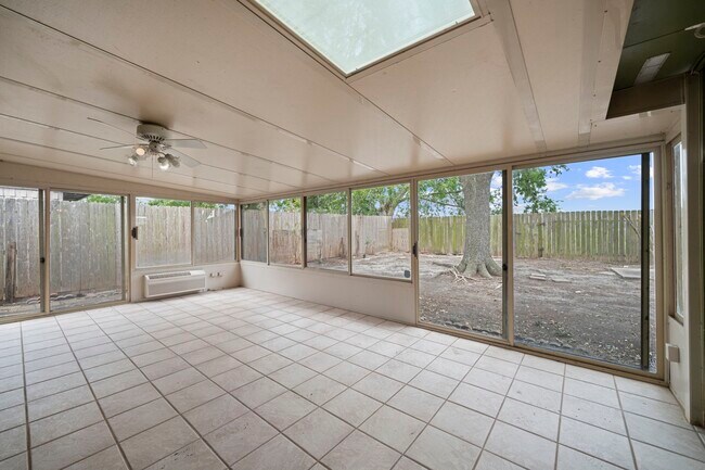 Building Photo - 3627 Hombly Rd