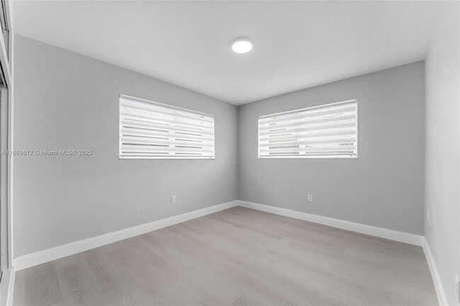 Building Photo - 4400 SW 89th Ave