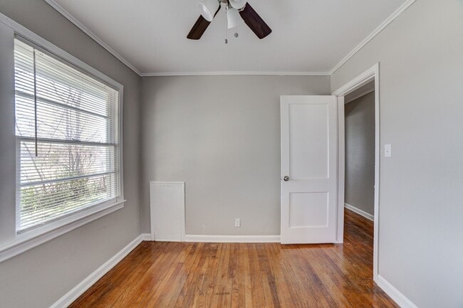 Building Photo - Recently Updated 3 Bed 1 Bath Rental Home
