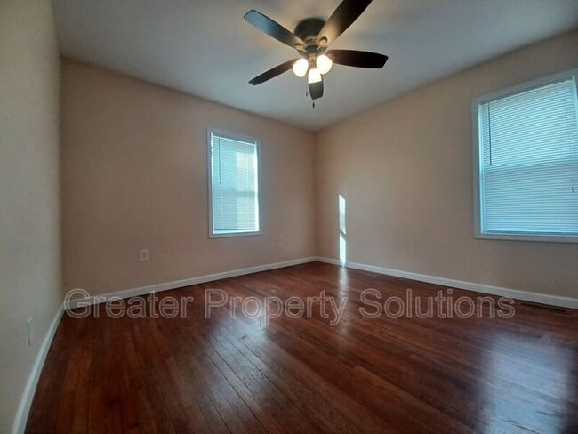 Building Photo - 412 W South St