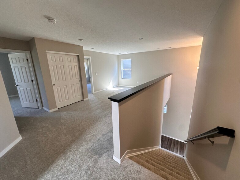 Building Photo - 7044 Unitas Loop