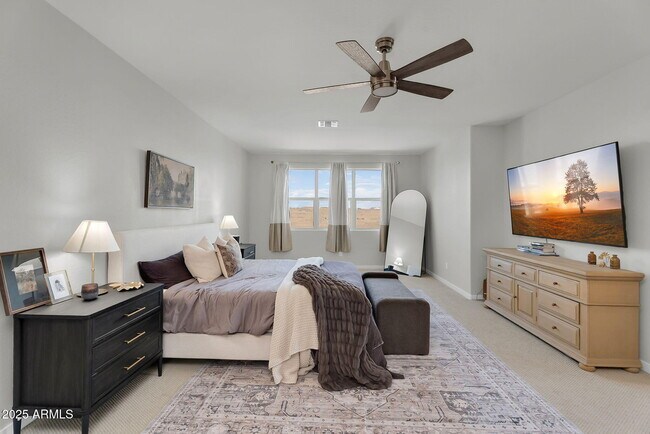 Building Photo - 9418 E Theia Dr