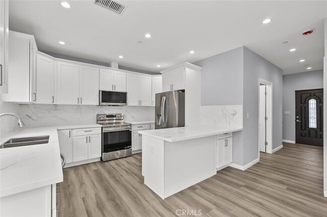 Building Photo - 15836 Eccles St