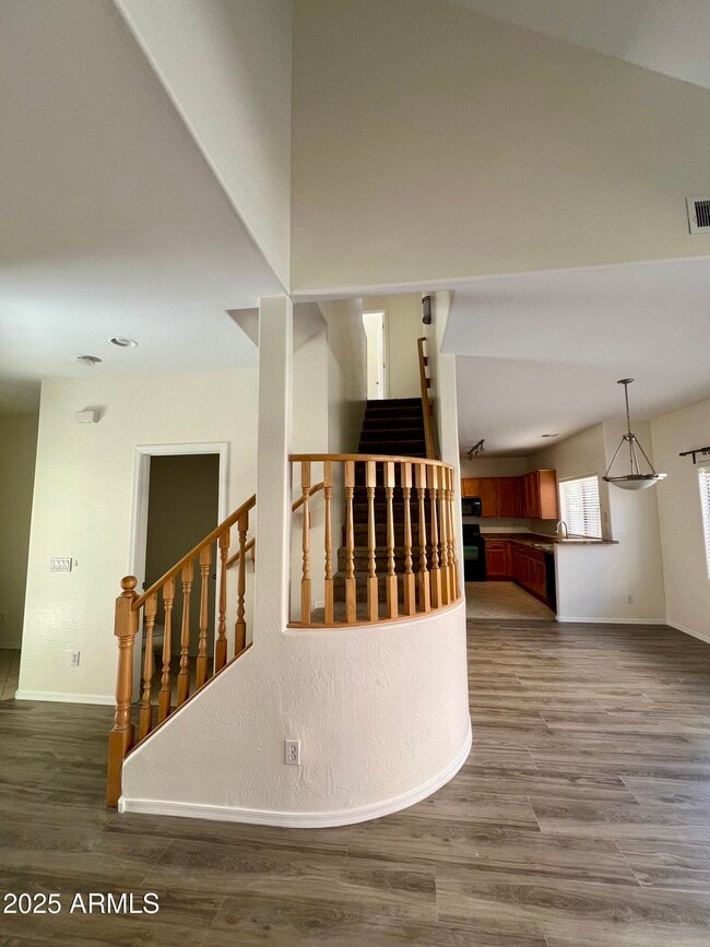 Building Photo - 1015 S Val Vista Dr