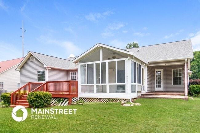 Building Photo - 604 Nova Ave