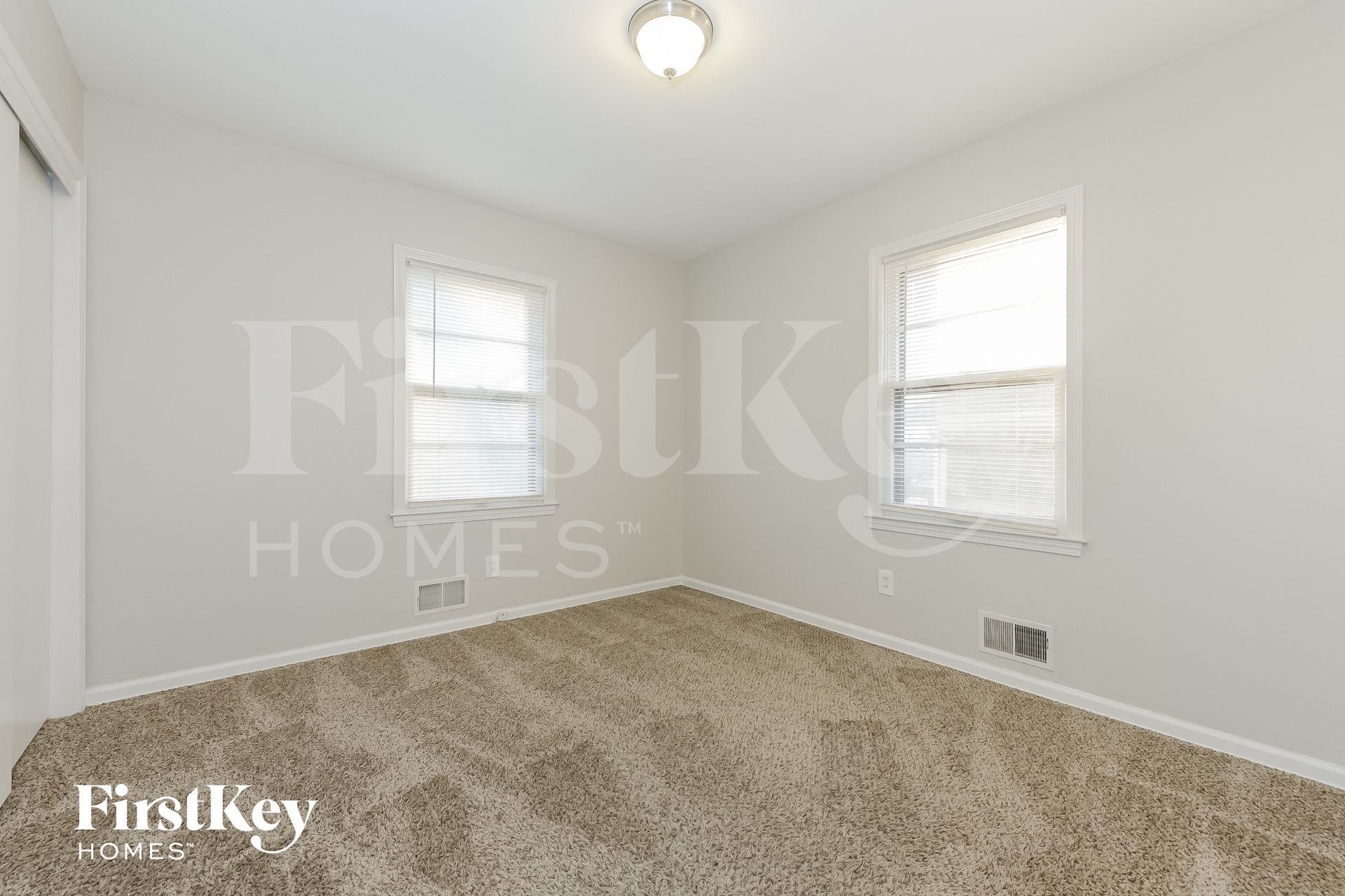 Building Photo - 8607 Elm Ave