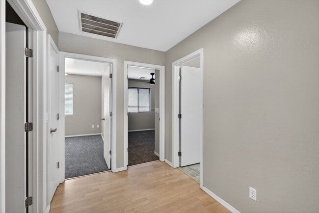 Building Photo - Updated House in Chandler Community